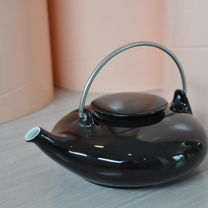 Teekanne schwarz.jpg